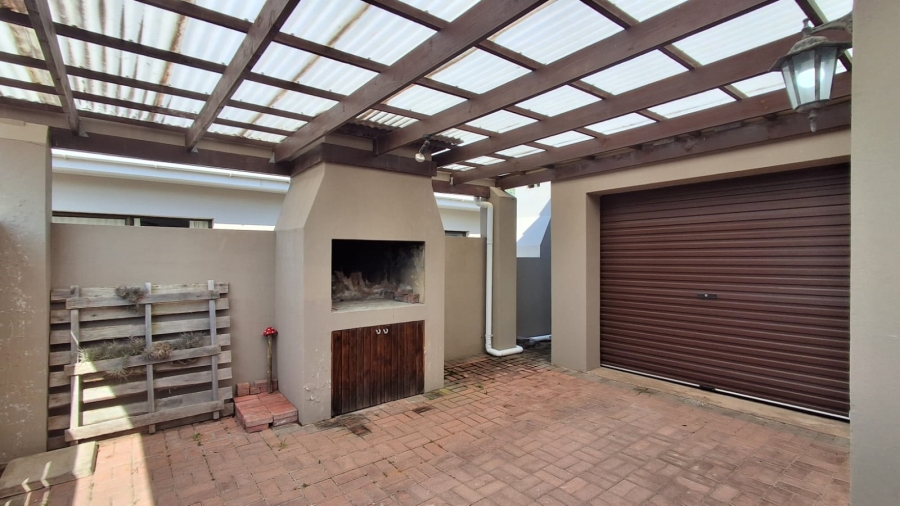 3 Bedroom Property for Sale in Stilbaai Wes Western Cape